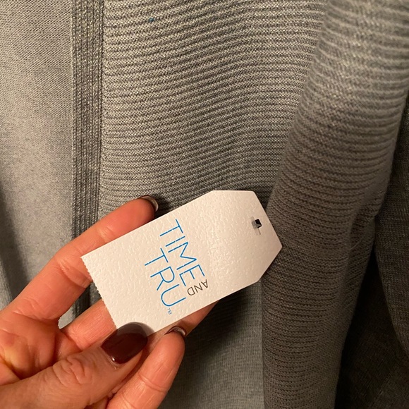 Bundle of 2 cardigan sweaters! - Picture 5 of 8